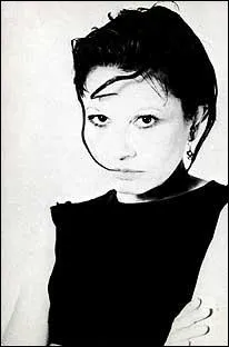 Ses paroles  tiens-le bien allch, mal lch accols tout colls trs alanguie, je me sens tourdie toute alourdie, mais un trs grand apptit   sont pour ... . .