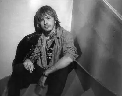 Ses paroles   les voisins du dessous taient bien sympathiques quand on f'sait trop les fous ils se plaignaient qu'aux flics   sont pour ... . .