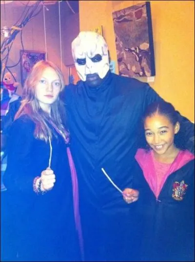 Quand Harry Potter s'invite aux Hunger Games... On a faillit marcher, mais on vous a reconnu ! Qui se cache sous ces dguisements de sorciers ?