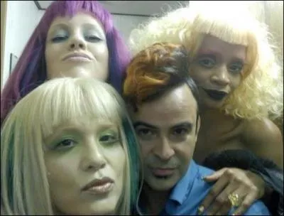 Sur cette photo, quatre acteurs du film dans leurs costumes. Qui reconnaissez-vous ?