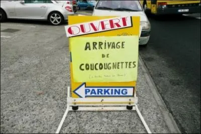 C'est le moment de faire le plein. En vous dirigeant vers le poste  essence, vous vous trouvez face  cette bien curieuse publicit ! De quoi s'agit-il ?