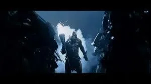 Durant la bataille du Gouffre de Helm, combien de flches Legolas gaspille-t-il en voulant tuer le Berserker ?