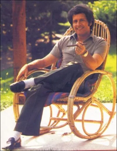 Ses paroles  il n'avait ni lieu, ni place et sur les routes de l'exil sur les sentiers, sur les places il s'en allait loin de sa ville   nous amne  destination de ... .