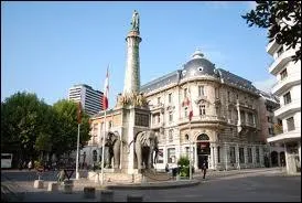 Partons ds  prsent  Chambry, prfecture du dpartement de la Savoie. Comment appelle-t-on ses habitants ?