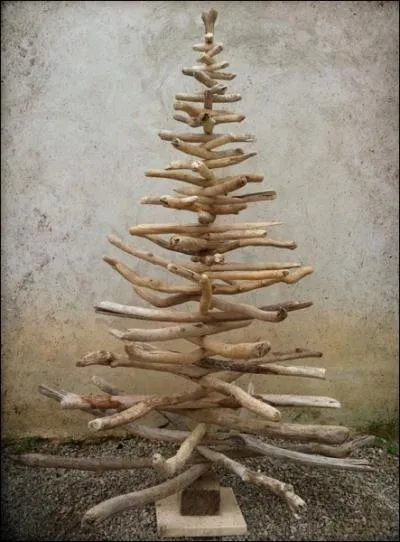 Voici un joli sapin... de bois. Quelle est la condition pour rendre sa fabrication plus facile ?