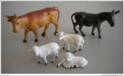 Crche-table-animal ( gauche sur la photo) :