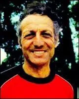 Beaucoup d'entraneurs du FCN ont jou au club mais Jean Vincent n'a jamais jou  Nantes. O jouait-il ?