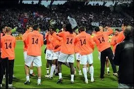 Combien de joueurs y a-t-il sur le terrain pendant un match ?