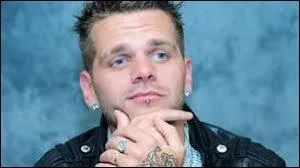 Quel est le vrai nom de Keen'V ?