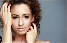 Comment s'appellait la copine de Liam ?