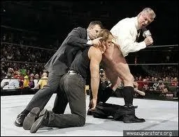 Qui est  l'origine du Kiss my Ass club ?