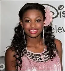 Cette fille est-elle dans l'mission ?