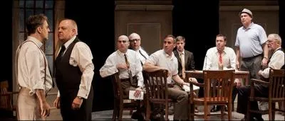 Dans la version tlfilm diffuse en 1997 de William Friedkin, qui joue le rle de l'amateur de baseball press d'en finir au plus tt ?