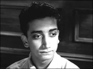 Quel ge a le jeune homme accus du meurtre de son pre ?