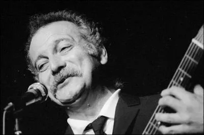 Pour lui,   les filles de joie les filles de peine les margotons et les germaines riches de toi comme dans les histoires anciennes deviennent vierges et souveraines   interprt par ... .