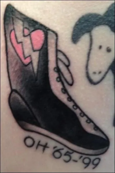 A qui appartient ce tatouage ?