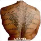 A qui appartient ce tatouage ?