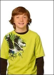 Dans Section Genius, quel est le nom de famille de Fletcher ? (Acteur : Jake Short)