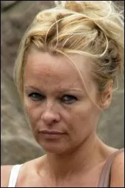 Son deuxime prnom est Denise. Qui est-ce ?