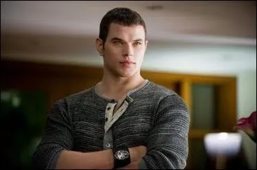 Dans quel(s) film(s) apparat Emmett Cullen ?