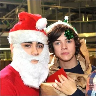 Mme s'il est de circonstance de dire  Merry Christmas , Zayn vous rpondra srement...