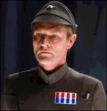 Comment s'appelle le gnral de l'empire qui mne l'assaut sur Hoth ?