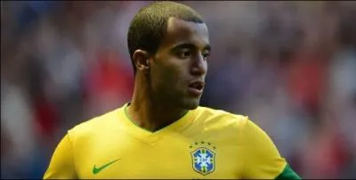 Dans quel club Lucas Moura a-t-il t transfr en hiver 2012 ?