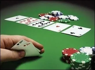 Dans quel ordre le croupier tire-t-il les cartes ?