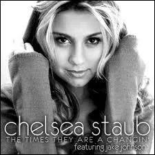 Dans quelle srie joue-t-elle ?