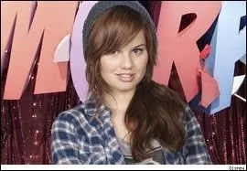 Dans quelle srie joue-t-elle ?