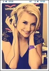 Enfin, avec quelle rgle se fait-elle rellement un nom dans l'curie de Disney Channel ?