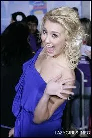 A 15 ans, elle joue dans un film avec Nathalia Ramos. Comment se nomme ce film ?