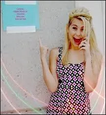 Dans quel Disney Channel Original Movie joue-t-elle en 2010 ?