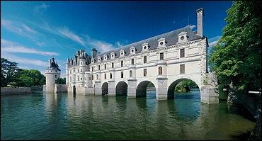 Surnomm le chteau des Dames, il fait partie des chteaux de la Loire. Construit en 1513 par Katherine Brionnet, il fut embelli par Diane de Poitiers puis Catherine de Mdicis.