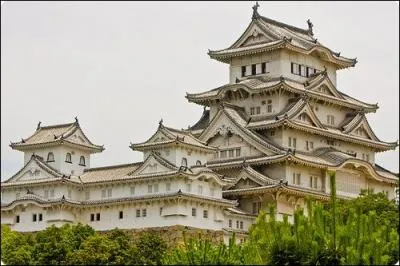 Chteau japonais de l'poque mdivale, entirement en bois, dans la prfecture de Hygo.