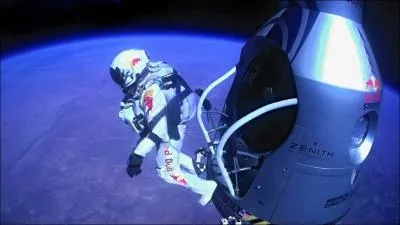 A quelle altitude s'est lev l'Autrichien Felix Baumgartner pour raliser le saut qui lui a permis de franchir le mur du son ?