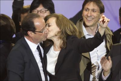 Sur quel air François Hollande et Valérie Trierweiler ont-ils dansé au soir du deuxième tour de l'élection présidentielle, le 6 mai ?