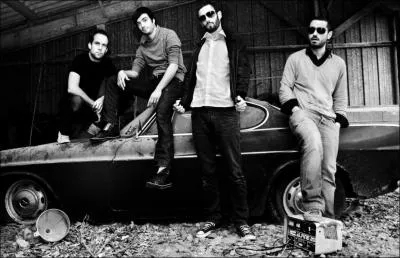 Quel est le nom de ce groupe de rock, dont les meilleures chansons sont 'Get Down' et 'Henry VIII' ?