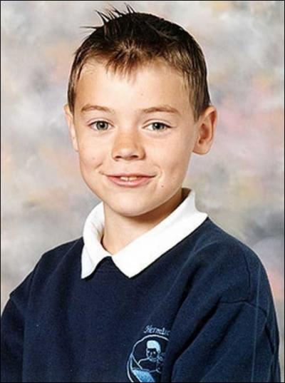 Qui se cache derrire cet enfant souriant ?