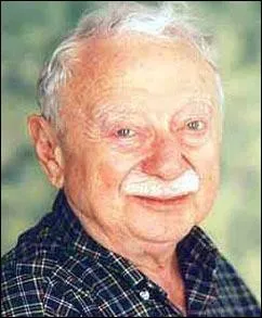 Spcialiste de seconds rles, il restera l'inoubliable   Marius   du film   Les Bronzs font du ski   ... .