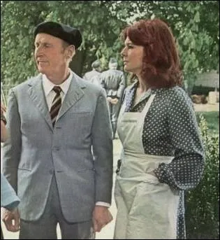 Dans le film   Le mur de l'Atlantique   tir du roman de Marcel Camus, elle tait la soeur de Lon Duchemin alias Bourvil, paisible restaurateur normand ... .