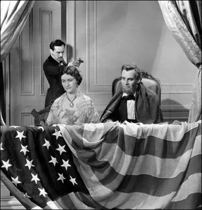 Quelques jours aprs le 14 avril, il est assassin par un sympathisant sudiste lors d'une sortie dans un thtre et meurt le lendemain. Dans quelle ville ft perptr cet assassinat ?