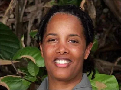 De quelle couleur Elodie tait-elle ?