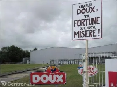 Combien d'emplois en CDI ont pu tre conservs  l'abattoir de Blancafort  l'issue de la liquidation du ple frais du groupe Doux ?