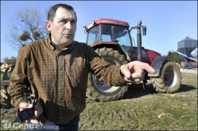 Contre quel gant de l'agroalimentaire l'agriculteur Jean-Marie Desdions, de Vailly-sur-Sauldre, a-t-il port plainte en mars 2012 ?