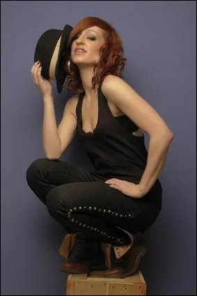 En 2004, quel chorgraphe rejoint-elle ?