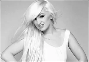 Quand cr-t-elle son propre groupe appel  Rebelion  ?