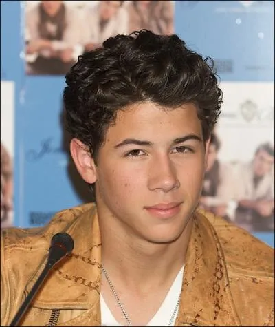 Qui est ce chanteur du groupe des Jonas Brothers ?