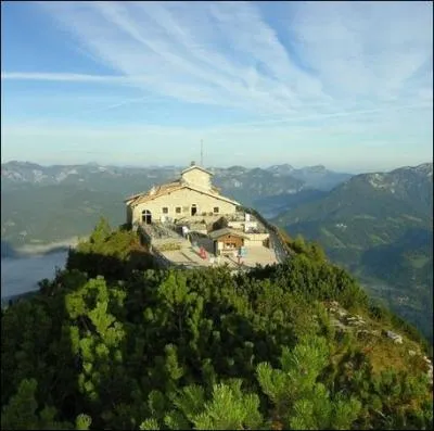 Habiter un endroit  l'accs difficile dans un site trs escarp... .