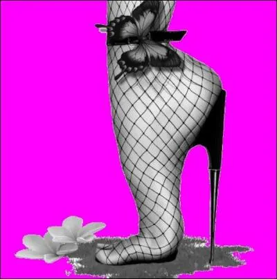 Attendre debout  la mme place, pendant un certain temps... .